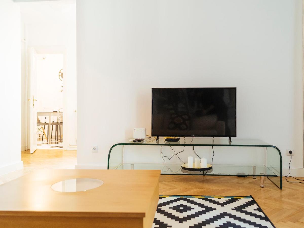 Alba Apartment On Calea Victoriei Бухарест Екстер'єр фото